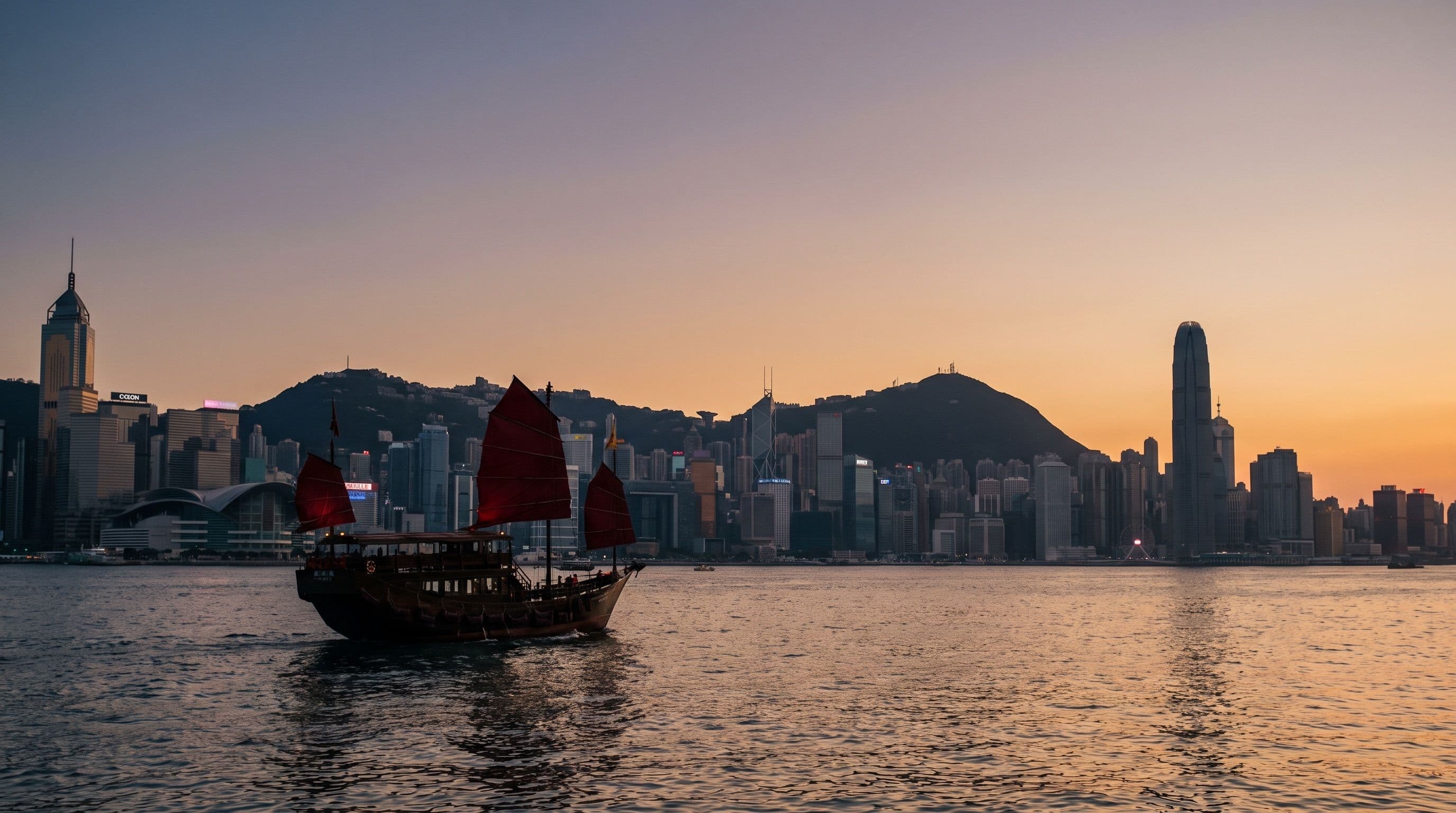 Aqua Luna Sunset Cruise vs. Night Cruise: Which One to Book
