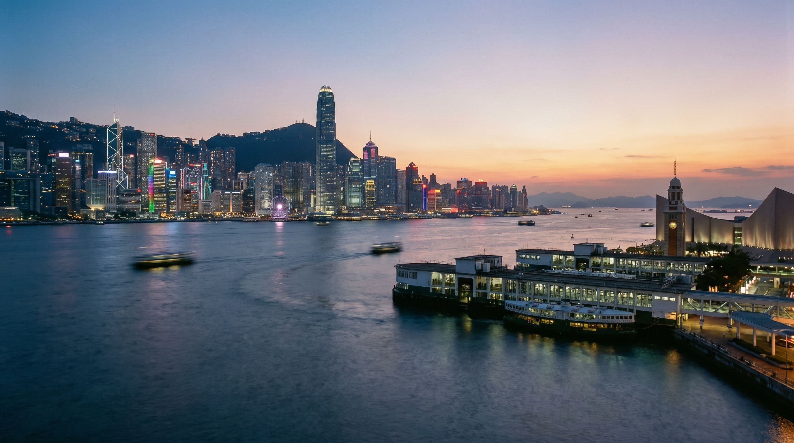 Hong Kong Island to Kowloon: Ferry, MTR, Bus or Taxi?