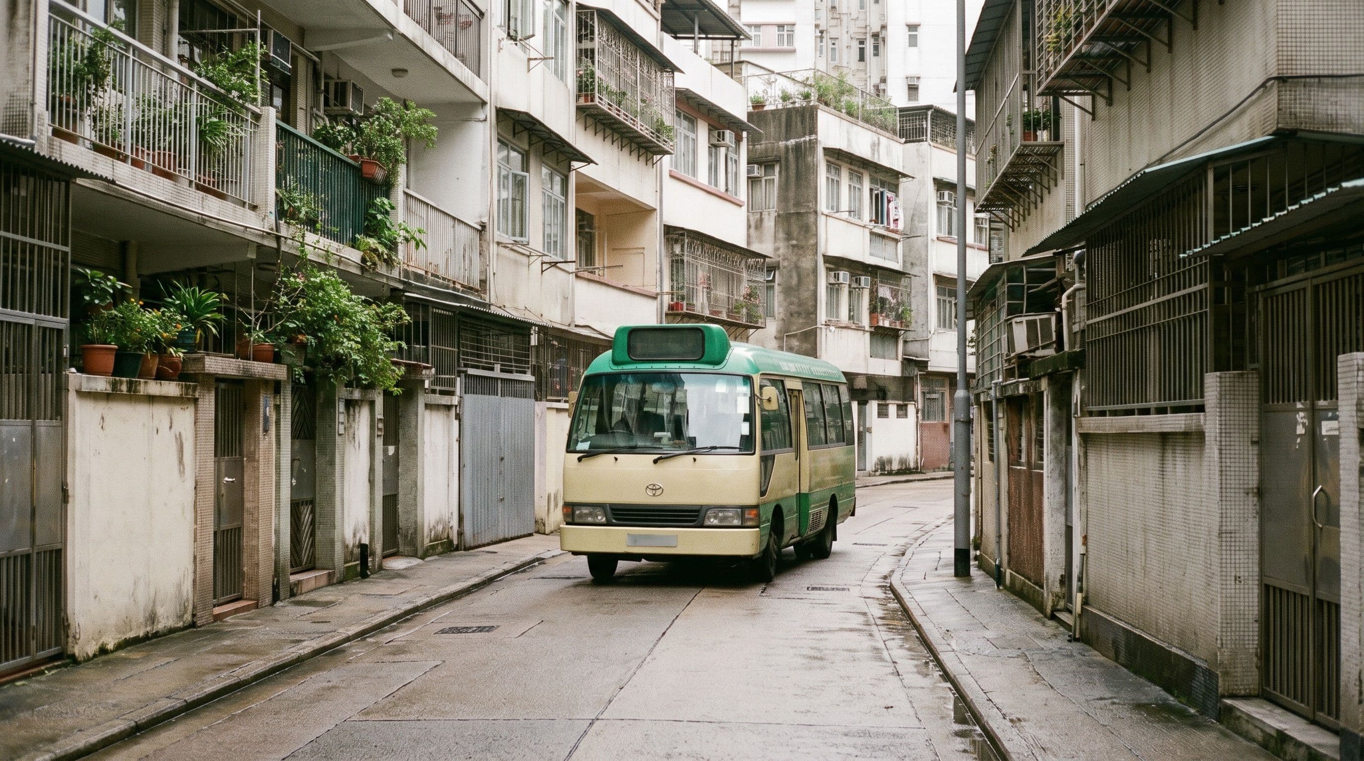 Riding Hong Kong's Green Minibuses: How to Pay & When to Get Off